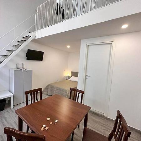 Holiday House Shantu คาตาเนีย ภายนอก รูปภาพ