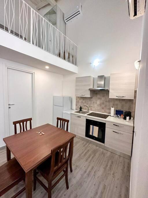Holiday House Shantu คาตาเนีย ภายนอก รูปภาพ
